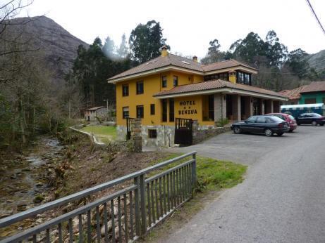 Hotel Benzua Villanueva de Ardisana Eksteriør bilde